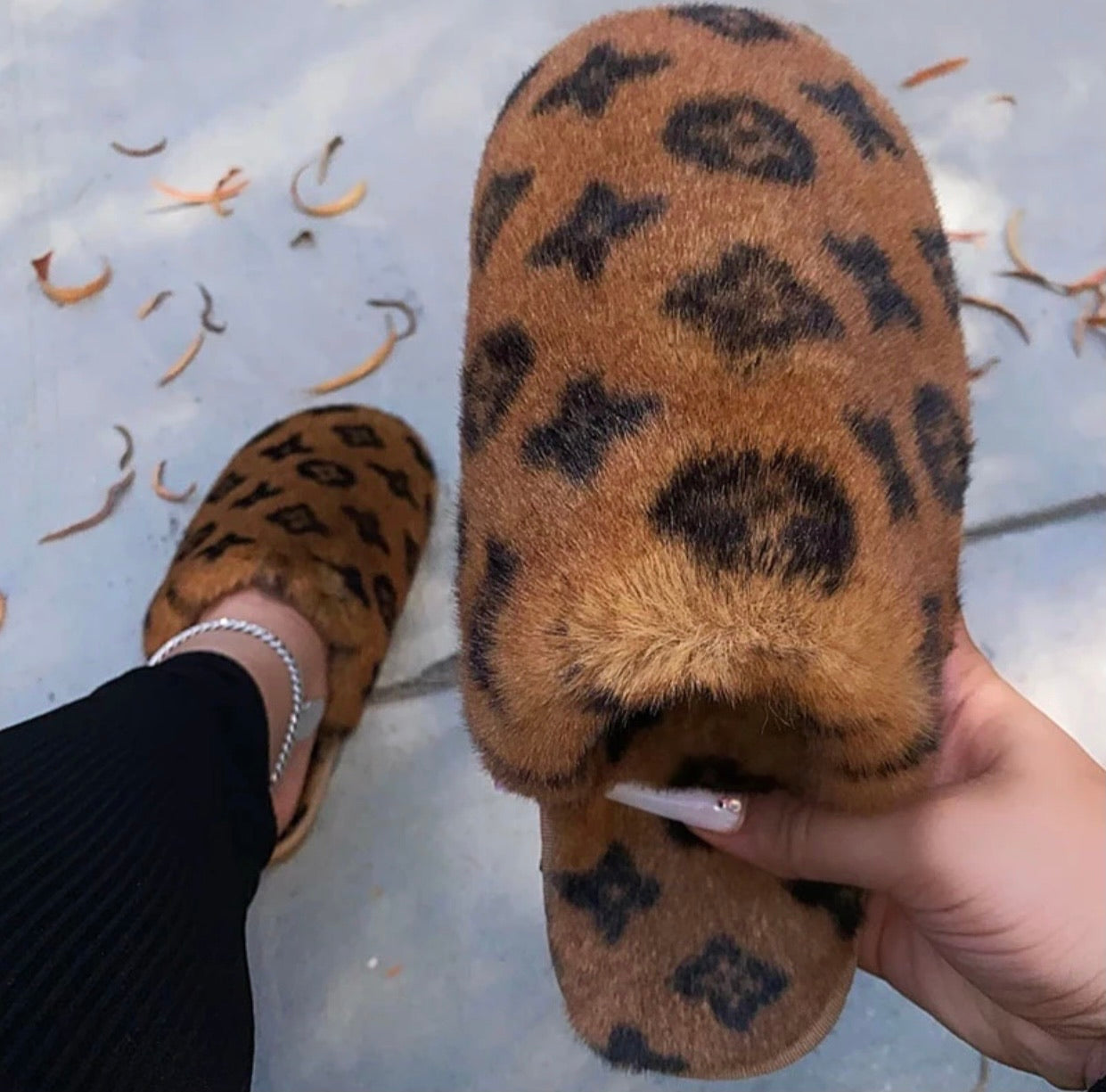 KASSIE SLIPPERS | TAN